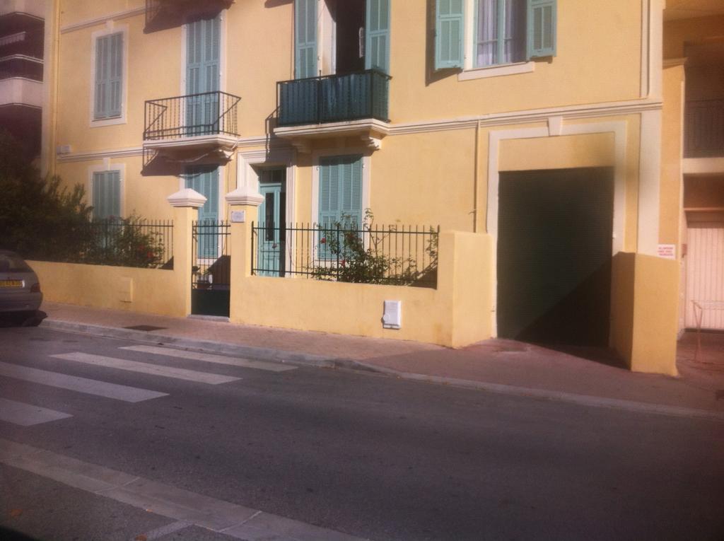 La Maison Au Soleil مينتون الغرفة الصورة